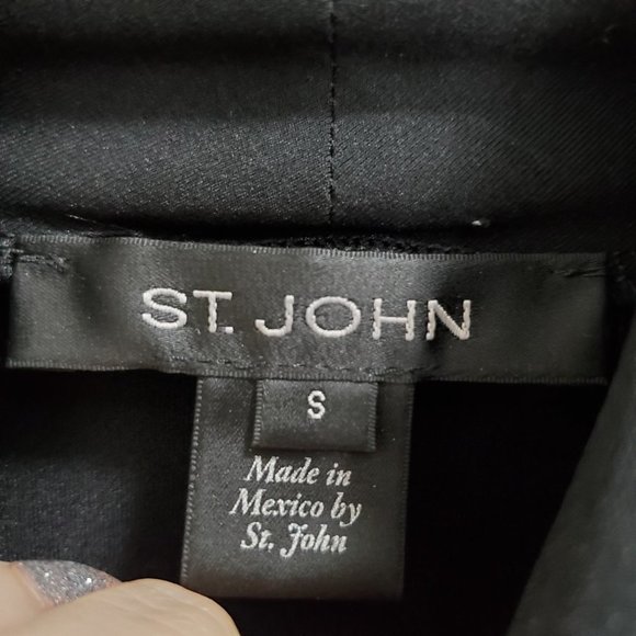 𝅺St. John Collection Nuda Black Fine Jersey Turtleneck Shell - Picture 3 of 4